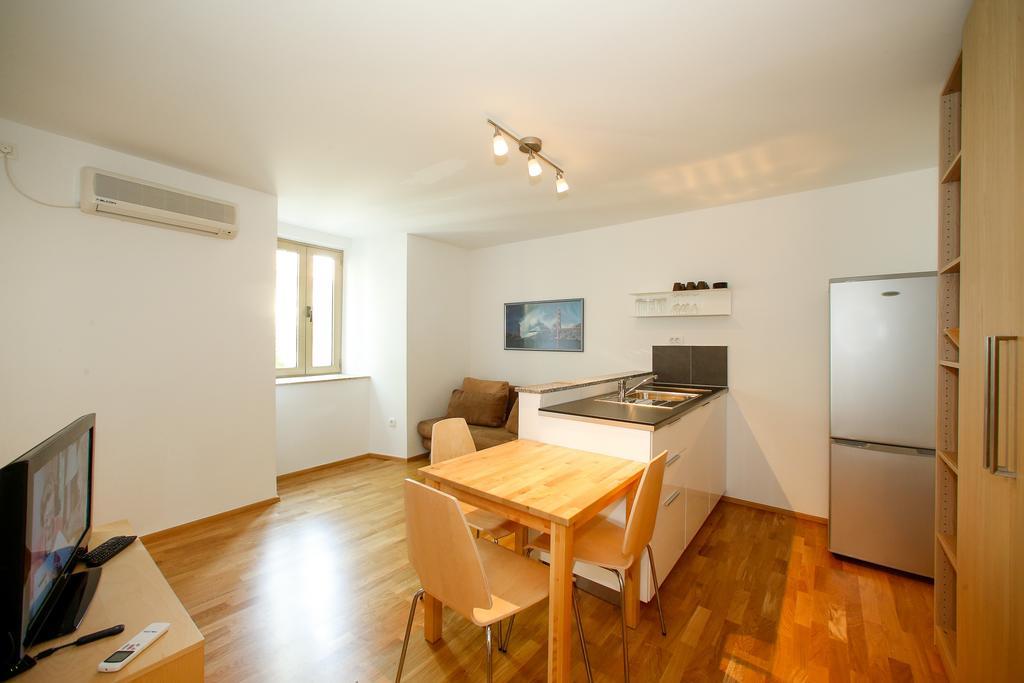 سينج Apartments Harbour الغرفة الصورة